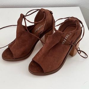 Boohoo Wrap Strap Block Heel Shoe Boot Brown -- Size 3 UK (size 5.5 US)